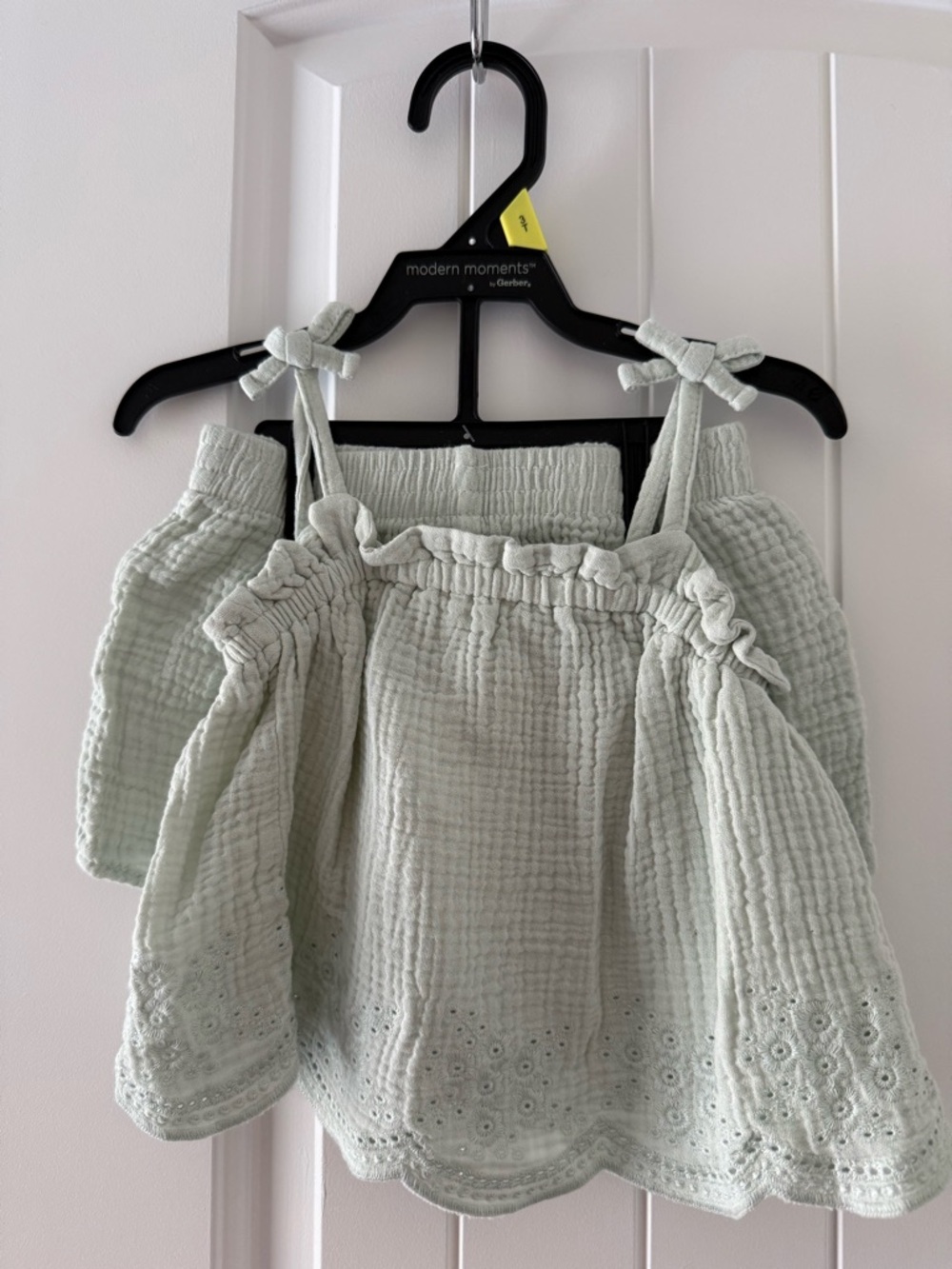 3T Modern Moments, 2 piece outfit, tank top and shorts